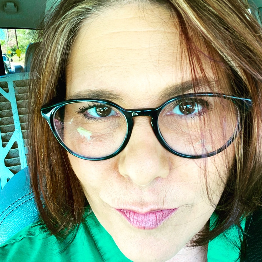 Meet your Posher, Lisa